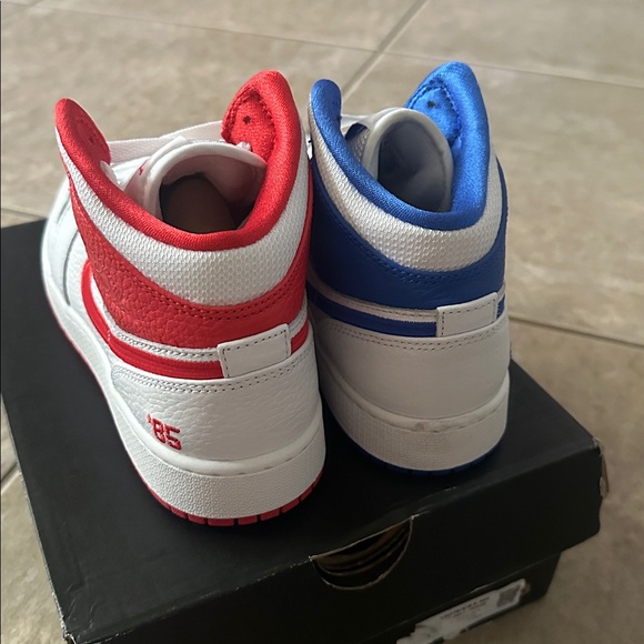 Jordan 1 Mid SE - Picture 3 of 5